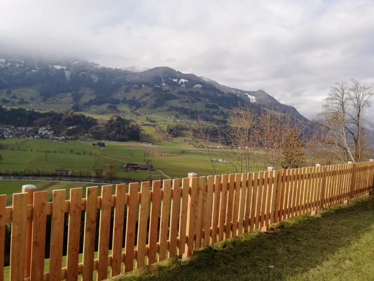 Ferienwohnung Mariella Hart im Zillertal Exterior photo